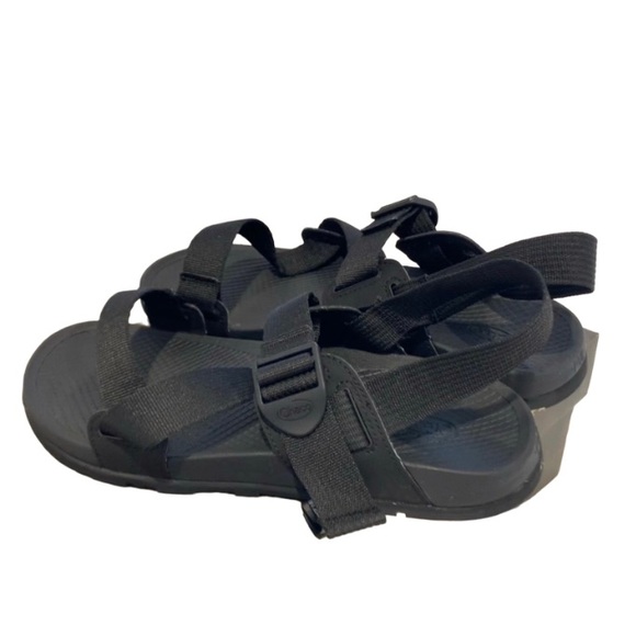 New MEN’S CHACO black SANDALS size 8